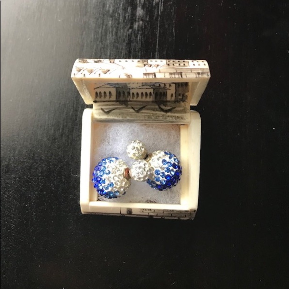 Sparkling blue
